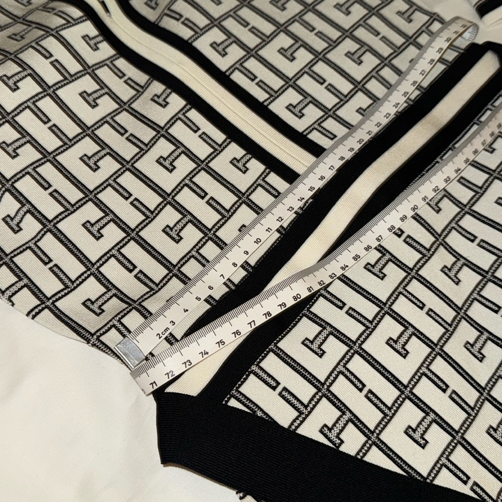 Carolina Herrera Dress - Picture 11 of 13